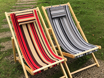 The advantages of folding chairs. 